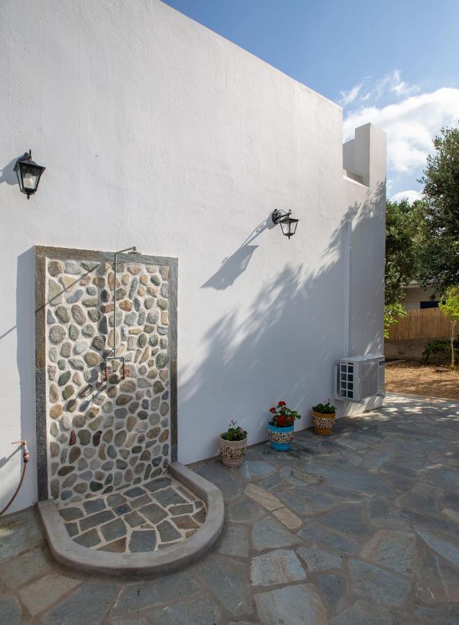 Ruby'S Summer House With Spacious Garden And Free Parking Gavrio Exterior photo